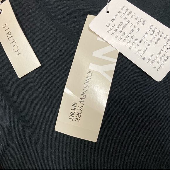 Jones New York Sport Size 12 Black Bootcut Jeans Belt Inseam 32 NWT - Picture 5 of 10